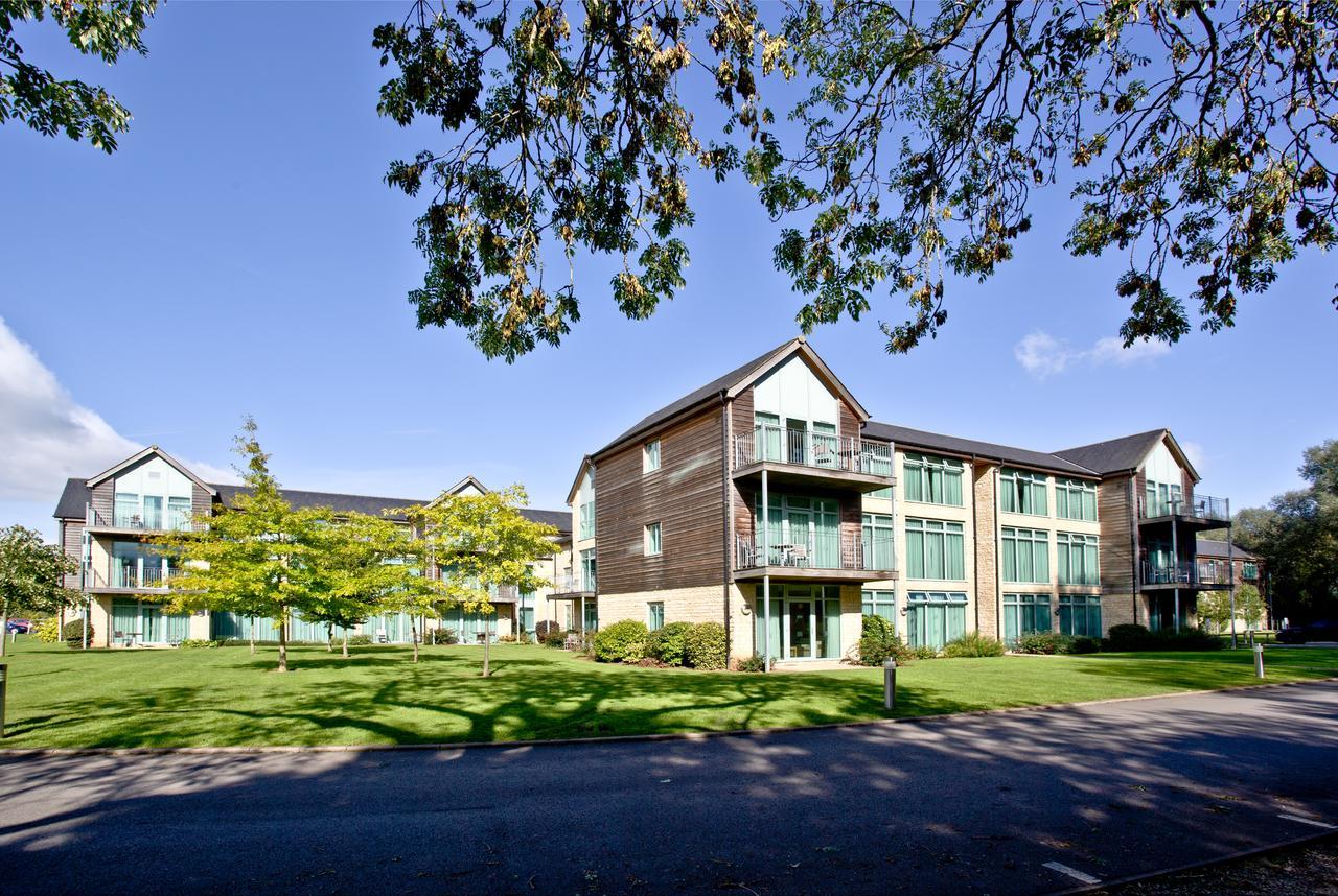 De Vere Cotswold Water Park Apartments Cirencester Exterior foto